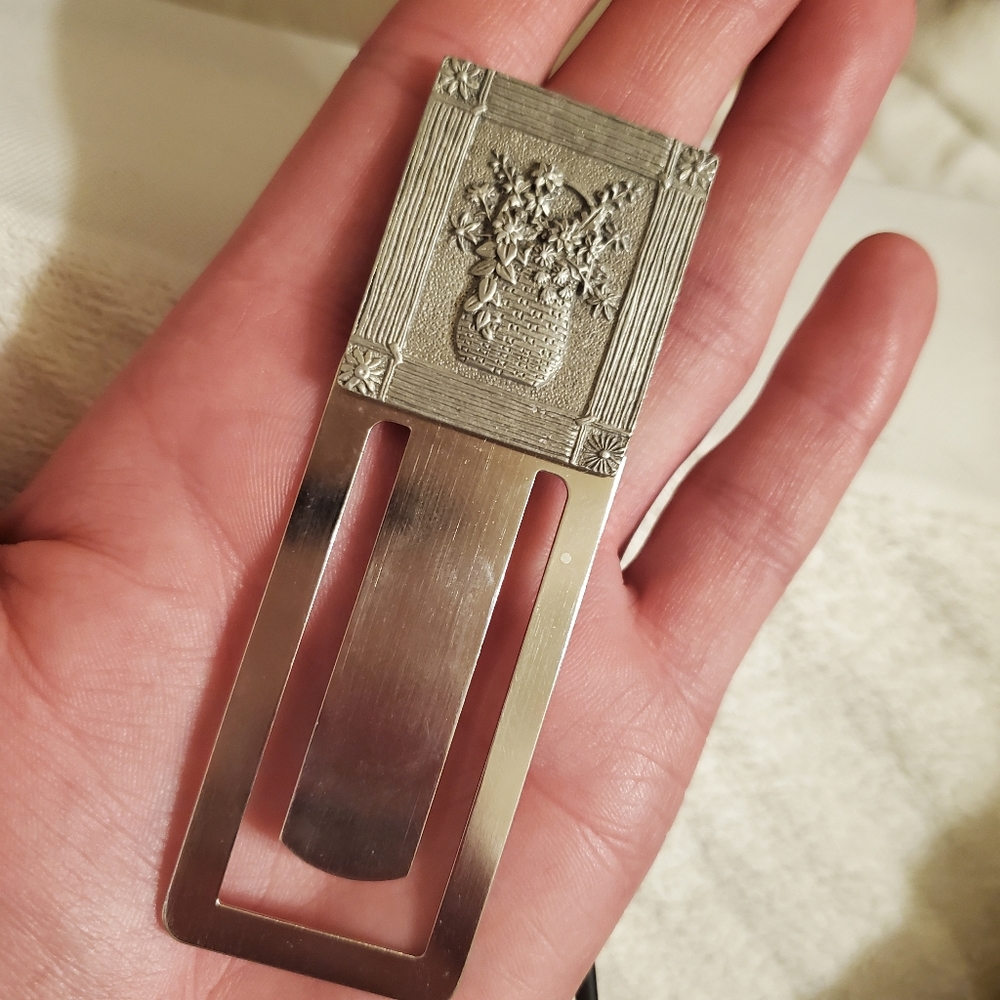 Christian Art Gifts Love Bible Cover - Picture 11 of 11